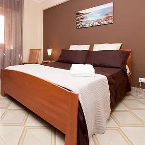 https://il-terrazzo-di-oleandri.sicilyhotelsitaly.net