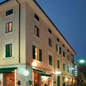 Marina Hotel